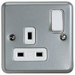 MK K2977ALM METALCLAD 13A DP 1G SWITCHED SOCKET